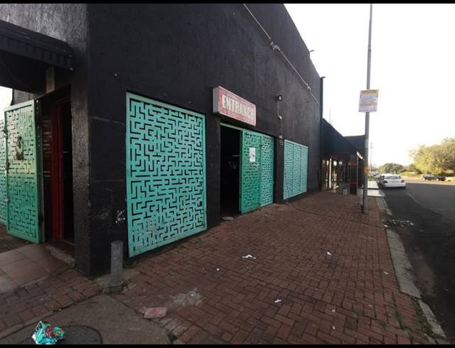 BUSINESS FOR SALE IN SPRINGS CENTRAL